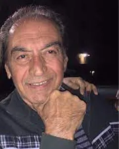 منوچهر چشم آذر