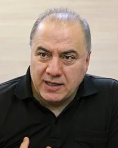 فرهاد قائمیان