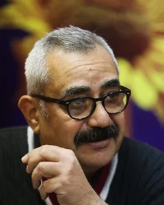 فرزاد موتمن