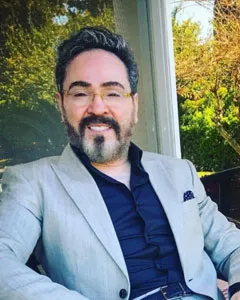 خشایار اعتمادی