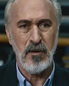 منوچهر علیپور