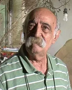 منوچهر اولیایی