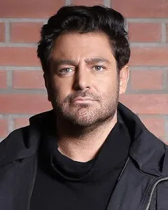 محمدرضا گلزار