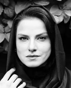 مونا مظلوم نژاد