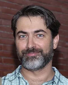 پارسا پیروزفر