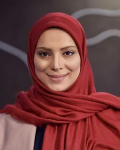 روشنک عجمیان