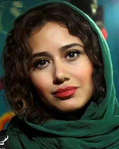 شکوفه عزیزی