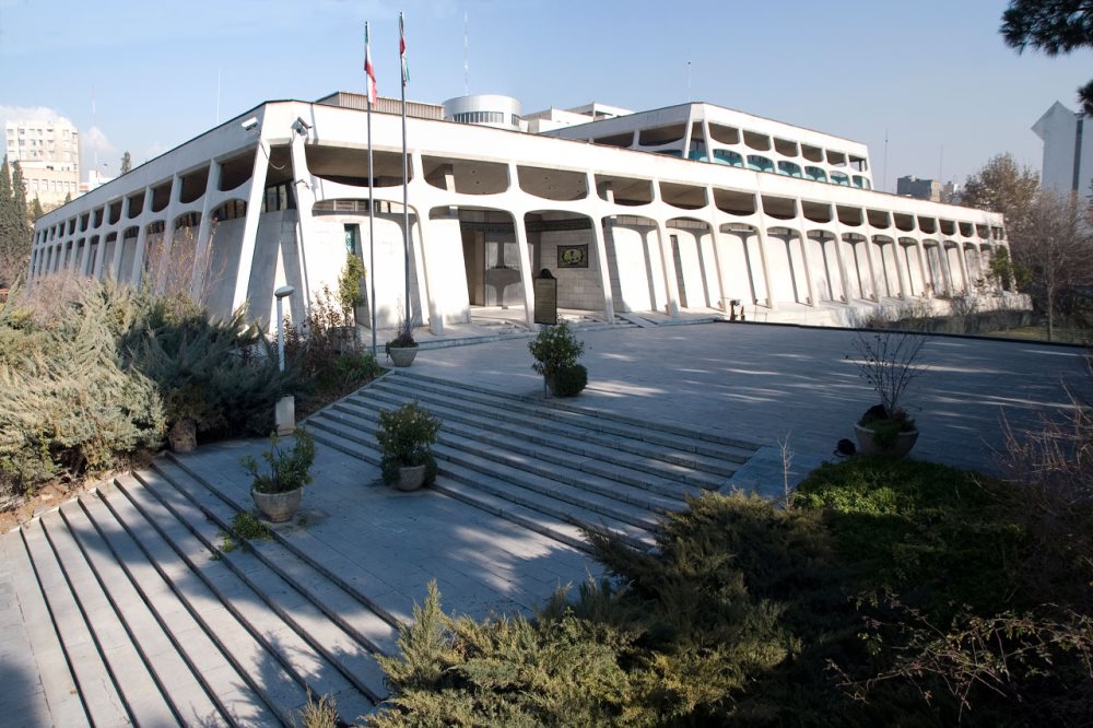 موزه فرش سازنده و معماری بنا